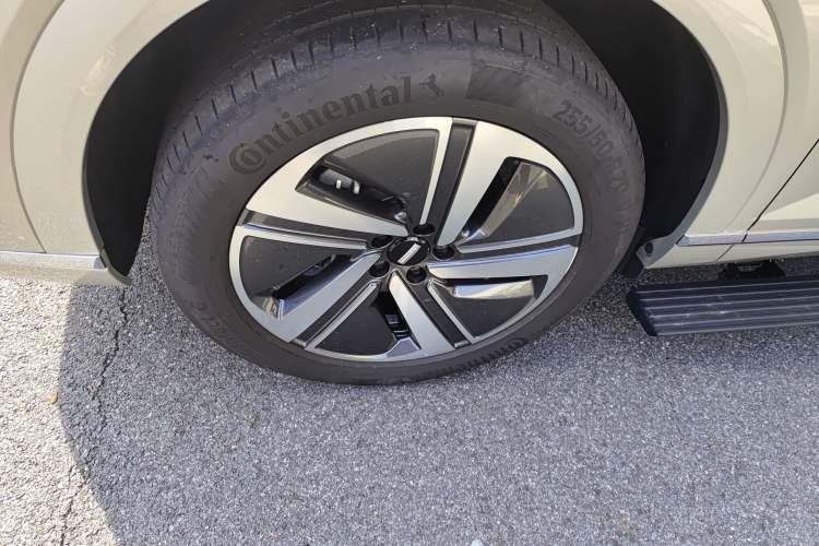 Used Wey Lanshan 2025 Four-Wheel Drive Max Left Front Wheel Hub