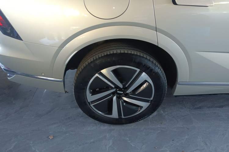 Used Wey Lanshan 2025 Four-Wheel Drive Max Right Rear Wheel Hub