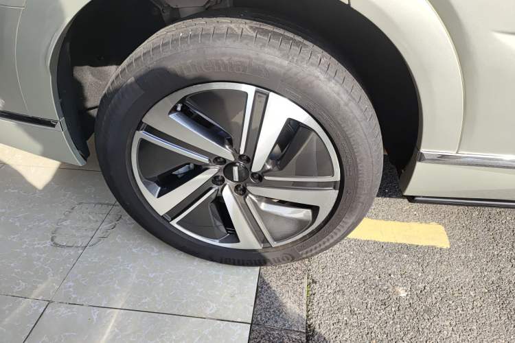 Used Wey Lanshan 2025 Four-Wheel Drive Max Right Rear Wheel Hub