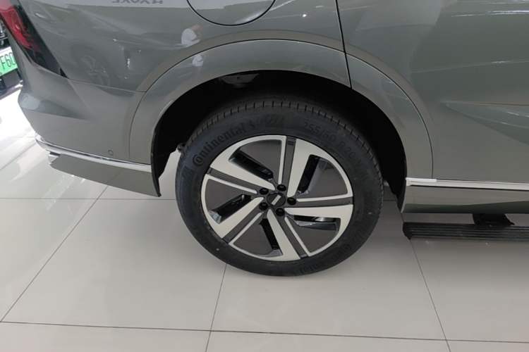 Used Wey Lanshan 2026 Model Smart Advanced Edition Four-Wheel Drive Max Right Rear Wheel Hub