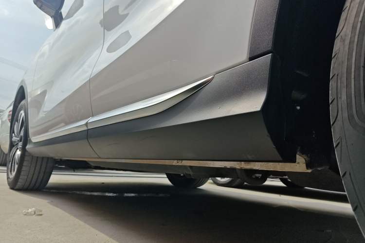 Used Wey Latte DHT 2022 1.5T DHT Extra-Large Cup Left Side Sill