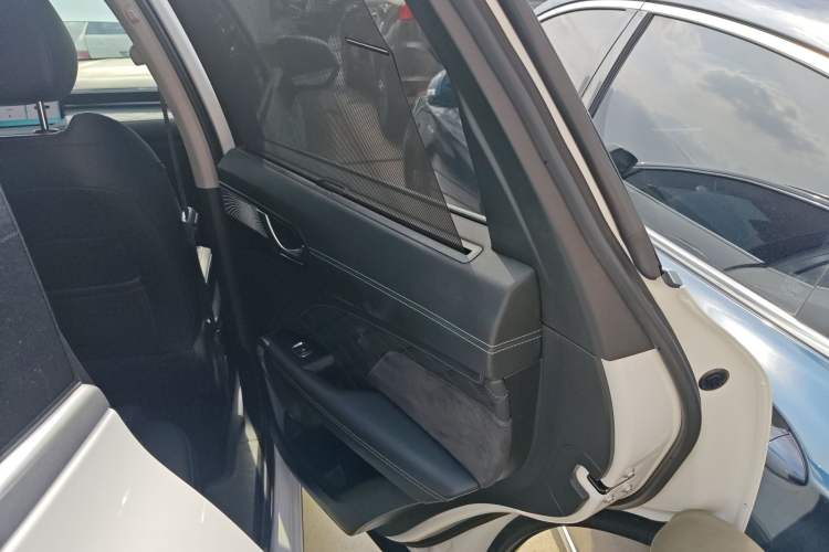 Used Wey Latte DHT 2022 1.5T DHT Extra-Large Cup Right Rear Door Interior