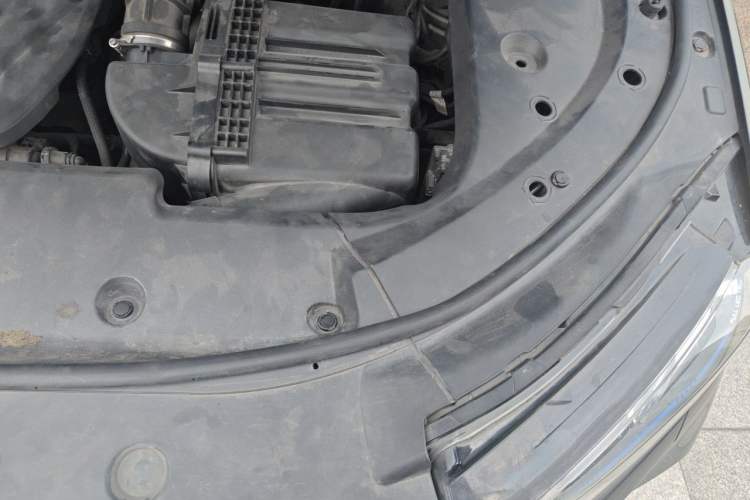 Used Wey Latte DHT 2022 1.5T DHT Extra-Large Cup Engine Bay Left