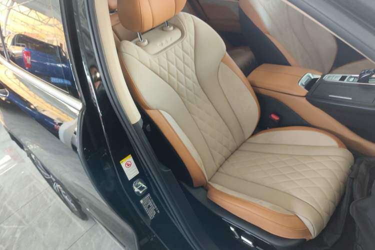 Used Wey Latte DHT 2022 1.5T DHT Extra-Large Cup Right Front Seat