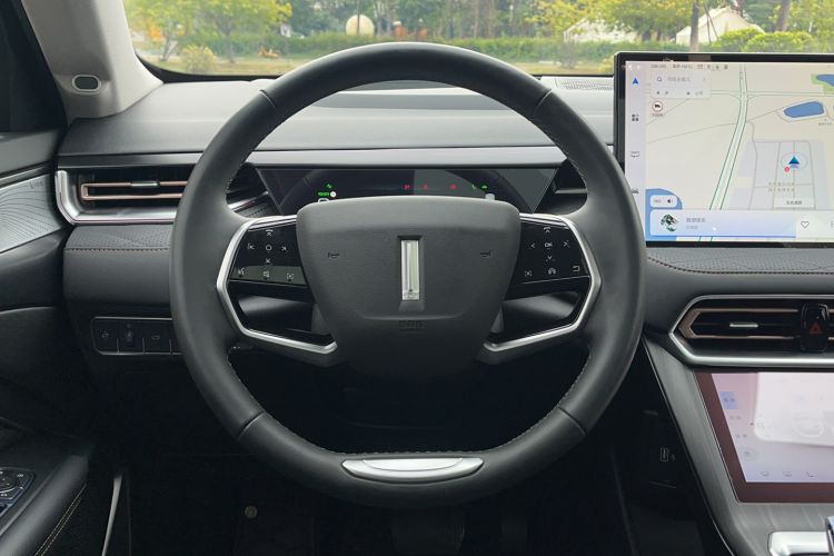 Used Wey Latte DHT 2022 1.5T DHT Extra-Large Cup Steering Wheel