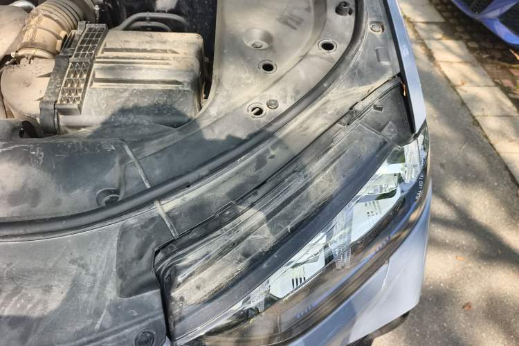 Used Wey Latte DHT 2022 1.5T DHT Big Cup Engine Bay Left