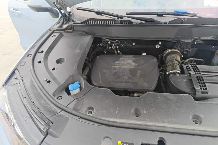 Used Wey Latte DHT 2022 1.5T DHT Extra-Large Cup Engine Bay Right
