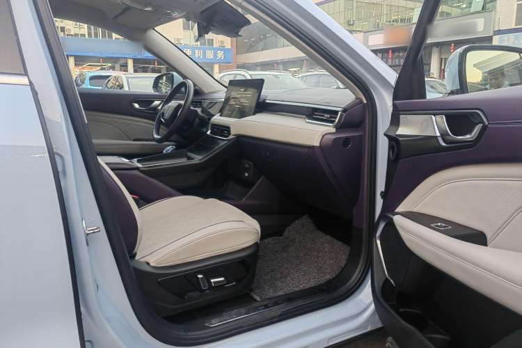 Used Wey Latte DHT 2022 1.5T DHT Big Cup Interior 10
