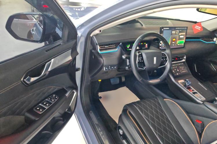 Used Wey Latte DHT 2022 1.5T DHT Extra-Large Cup Interior 3