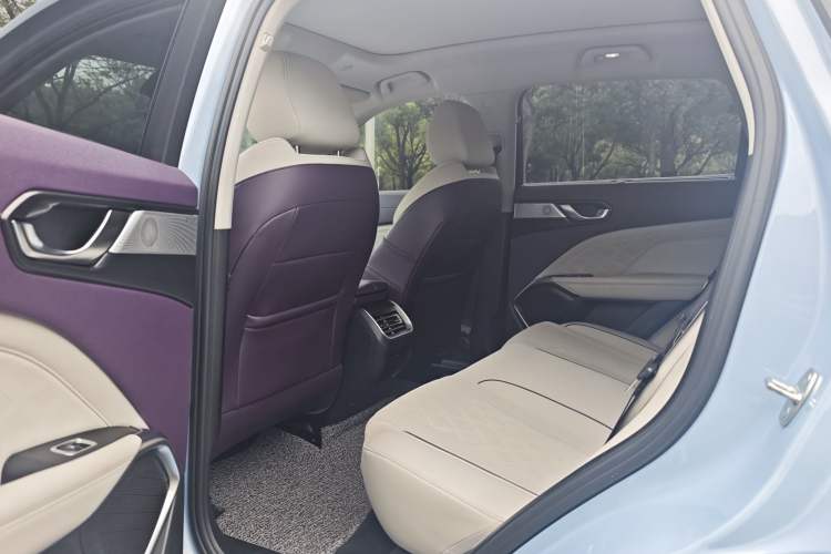 Used Wey Latte DHT 2022 1.5T DHT Big Cup Interior 3