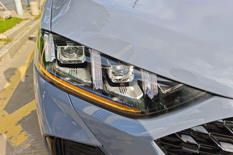 Used Wey Latte DHT 2022 1.5T DHT Extra-Large Cup Right Front Headlight