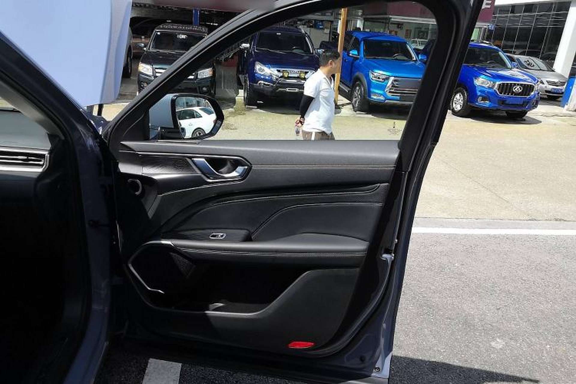 Used Wey Latte DHT 2022 1.5T DHT Big Cup Interior 5