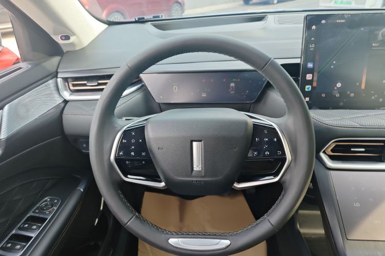 Used Wey Latte DHT 2022 1.5T DHT Extra-Large Cup Interior 6