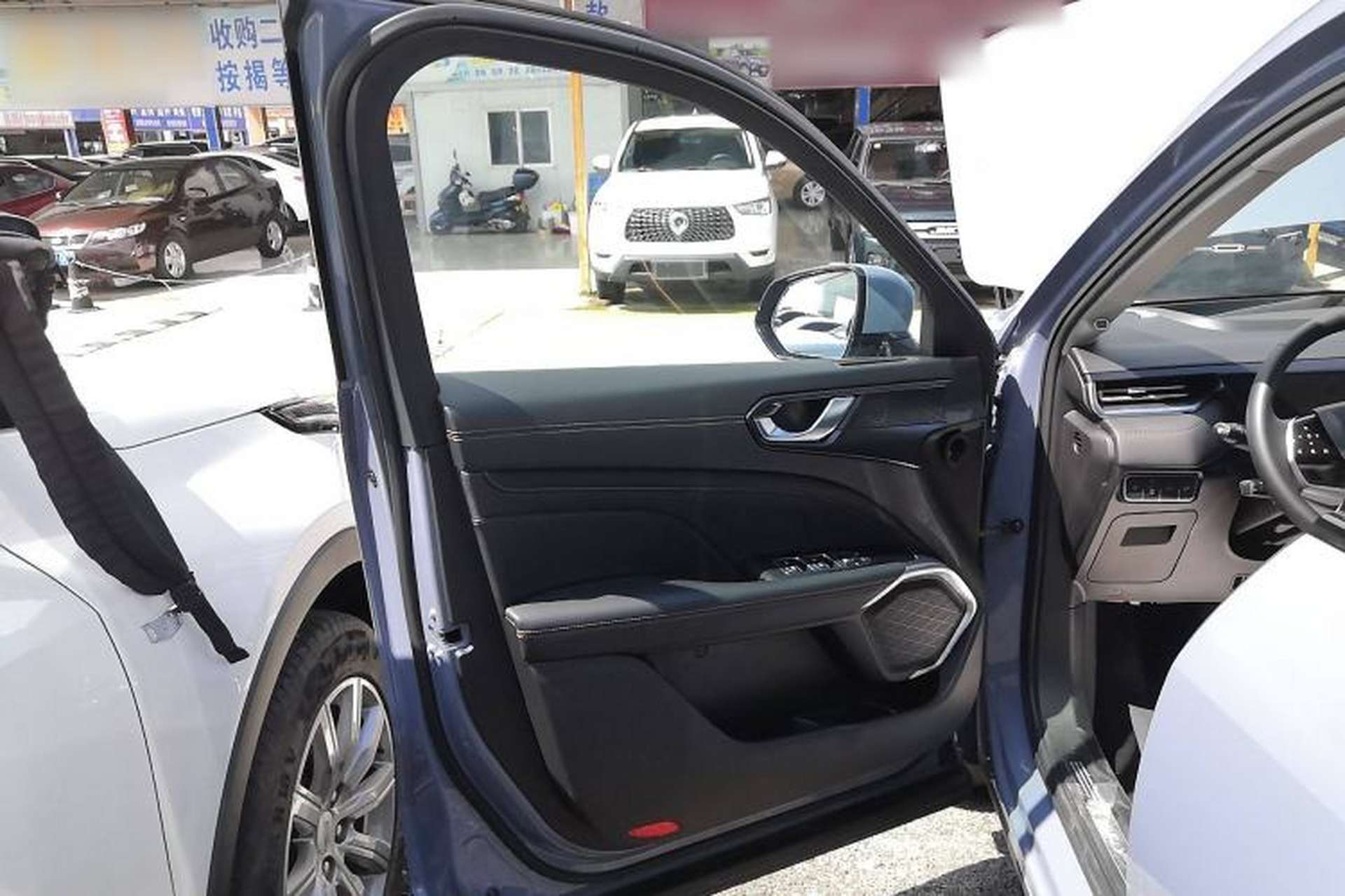 Used Wey Latte DHT 2022 1.5T DHT Big Cup Interior 7