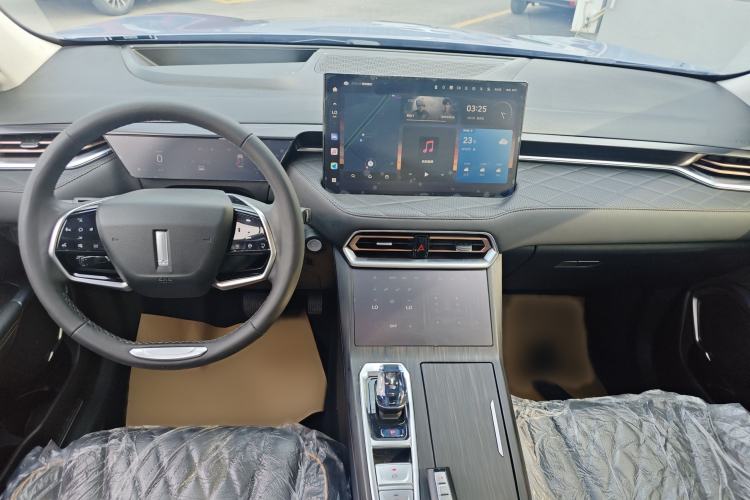 Used Wey Latte DHT 2022 1.5T DHT Extra-Large Cup Interior 7