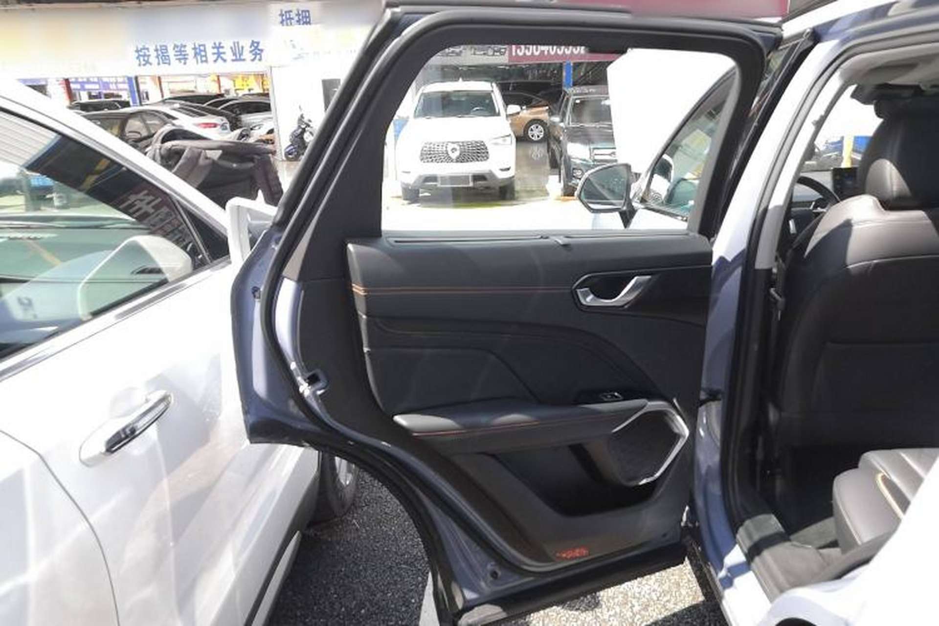 Used Wey Latte DHT 2022 1.5T DHT Big Cup Interior 8