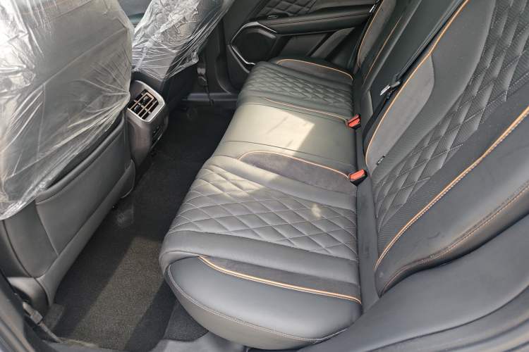 Used Wey Latte DHT 2022 1.5T DHT Extra-Large Cup Interior 9