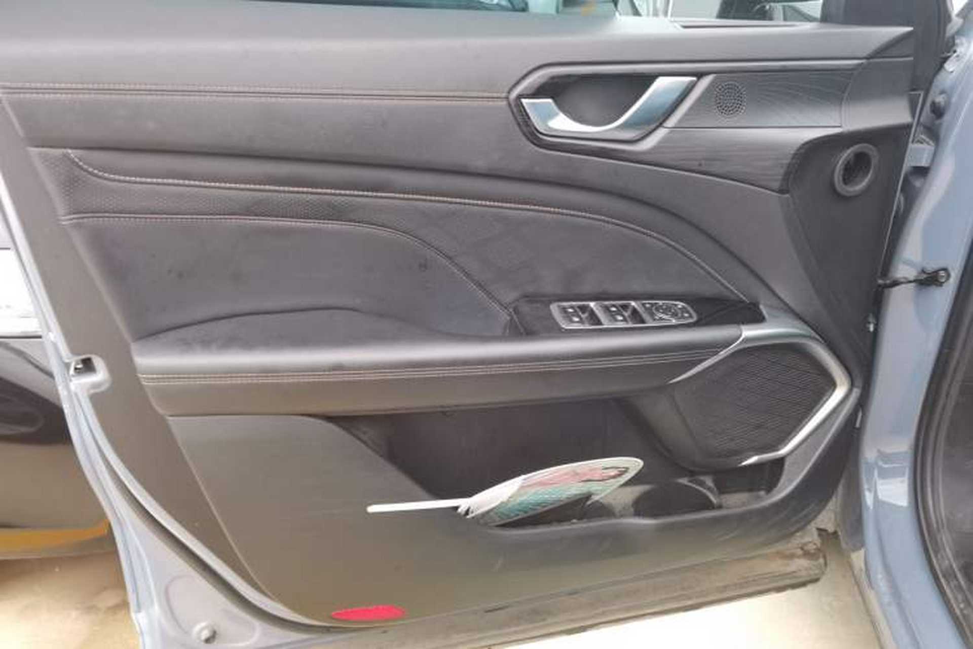 Used Wey Latte DHT 2022 1.5T DHT Medium Cup Left Front Door Interior