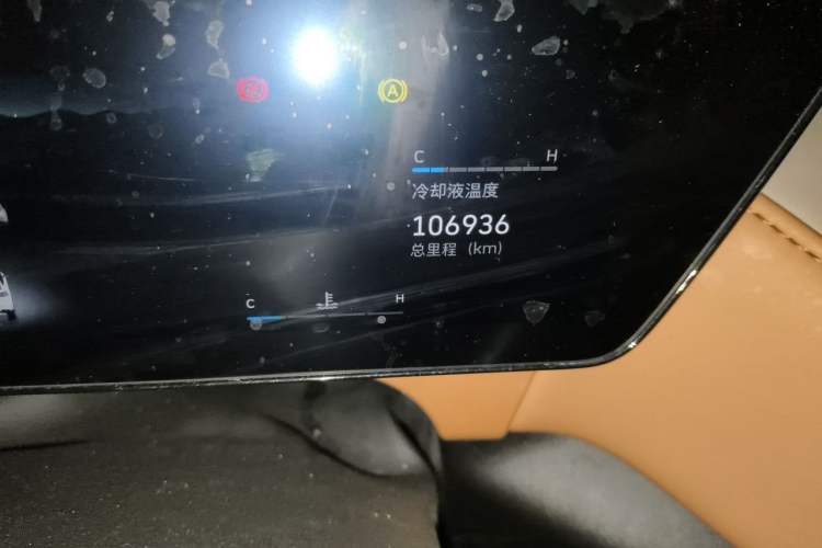 Used Wey Latte DHT 2022 1.5T DHT Big Cup Odometer Close Up