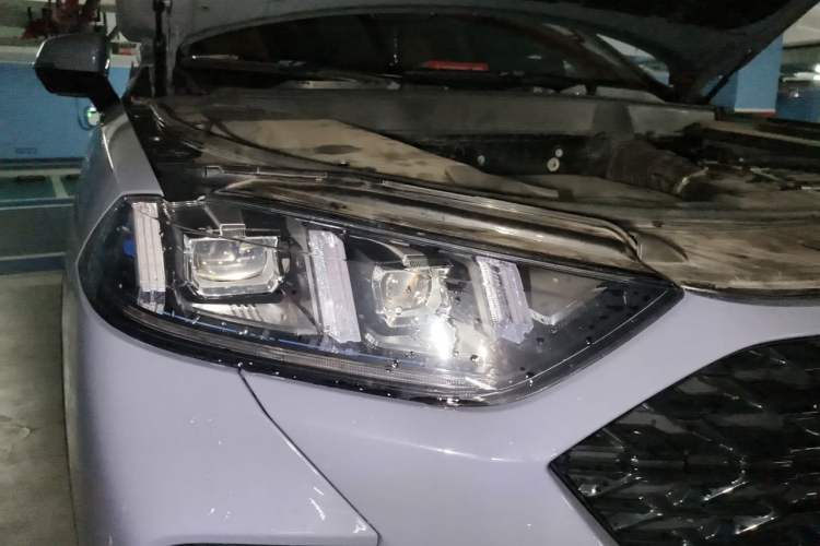 Used Wey Latte DHT 2022 1.5T DHT Big Cup Right Front Headlight