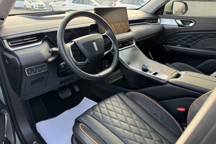 Used Wey Latte DHT 2022 1.5T DHT Big Cup Interior 1