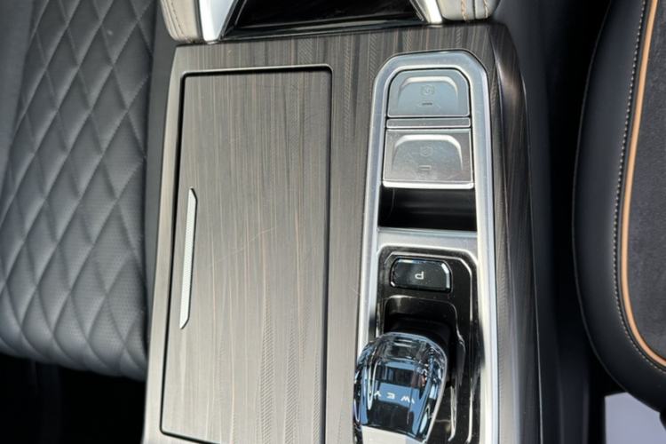 Used Wey Latte DHT 2022 1.5T DHT Big Cup Interior 9