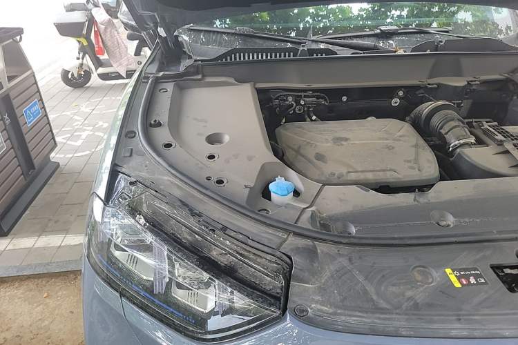 Used Wey Latte DHT 2022 1.5T DHT Big Cup Engine Bay Right