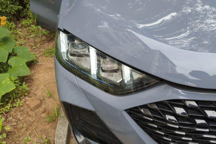 Used Wey Latte DHT 2022 1.5T DHT Big Cup Right Front Headlight
