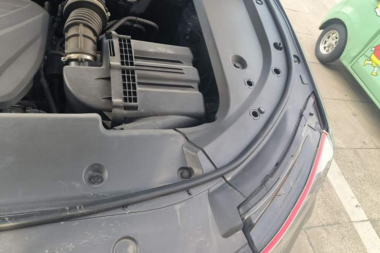 Used Wey Latte DHT 2022 1.5T DHT Extra-Large Cup Engine Bay Left