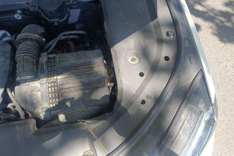 Used Wey Latte DHT 2022 1.5T DHT Extra-Large Cup Engine Bay Left