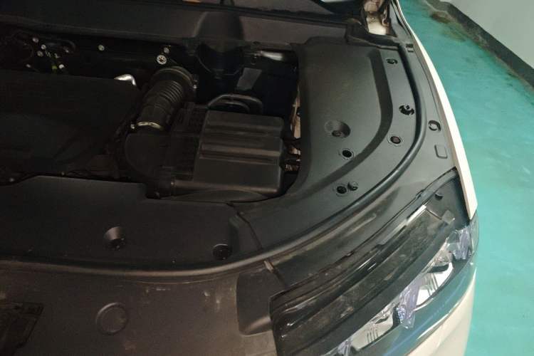 Used Wey Latte DHT 2022 1.5T DHT Extra-Large Cup Engine Bay Left