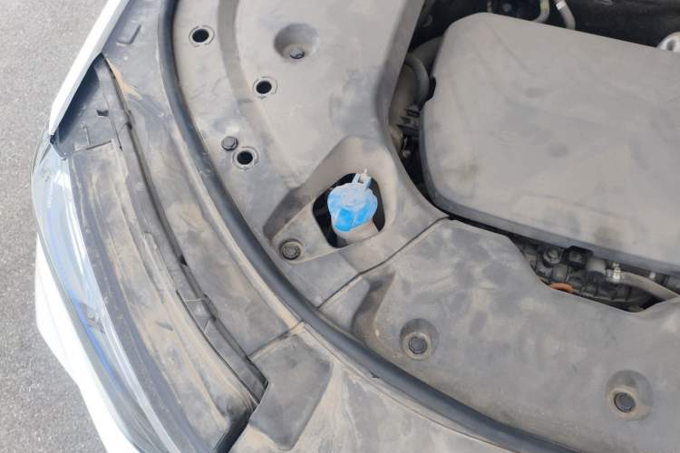 Used Wey Latte DHT 2022 1.5T DHT Extra-Large Cup Engine Bay Right
