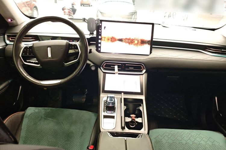 Used Wey Latte DHT 2022 1.5T DHT Extra-Large Cup Interior 2