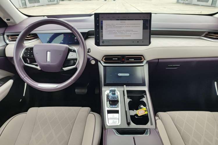 Used Wey Latte DHT 2022 1.5T DHT Big Cup Interior 3