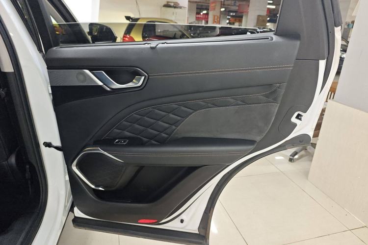 Used Wey Latte DHT 2022 1.5T DHT Extra-Large Cup Interior 6