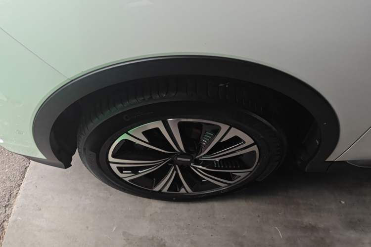 Used Wey Latte DHT 2022 1.5T DHT Big Cup Left Front Wheel Hub