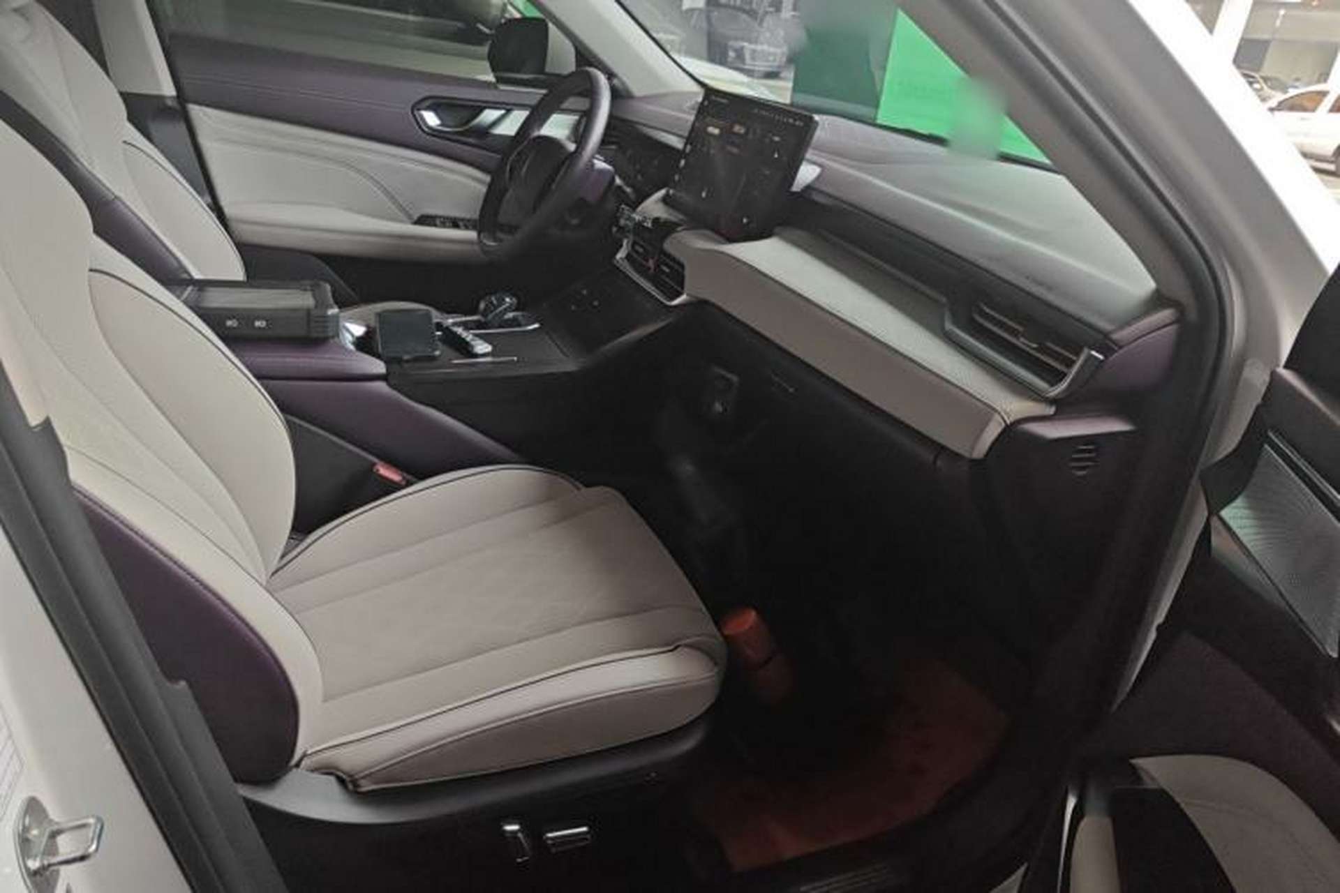 Used Wey Latte DHT 2022 1.5T DHT Big Cup Right Front Seat