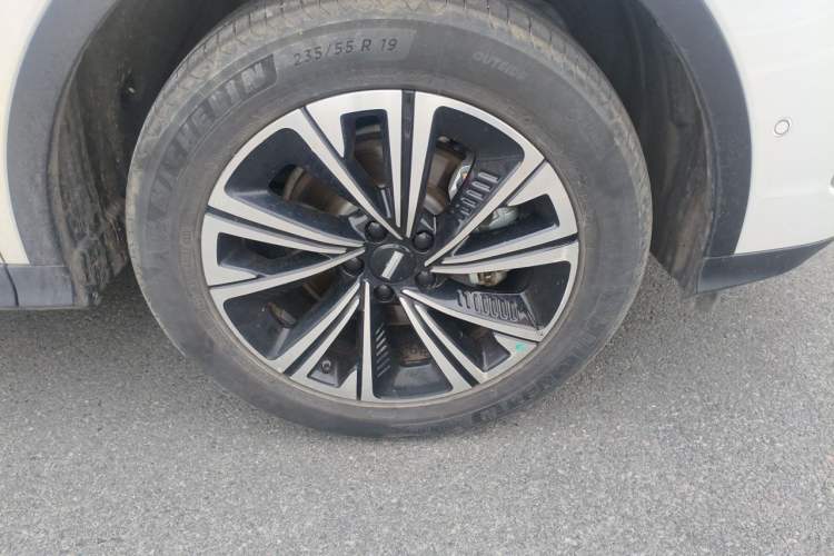 Used Wey Latte DHT 2022 1.5T DHT Extra-Large Cup Right Front Wheel Hub
