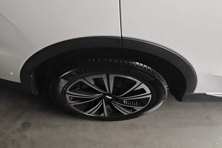 Used Wey Latte DHT 2022 1.5T DHT Big Cup Right Rear Wheel Hub