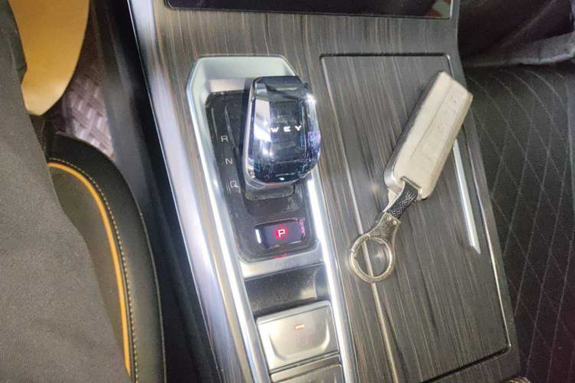 Used Wey Latte DHT-PHEV 2022 1.5T Two-Wheel-Drive Extra-Large Version Gear Lever