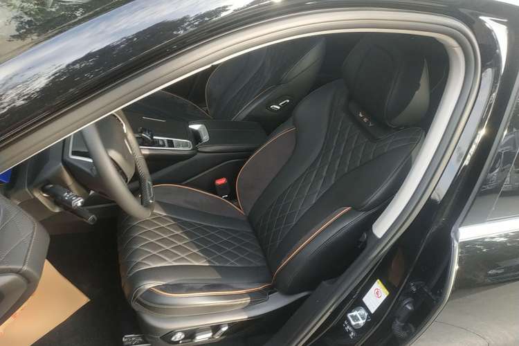 Used Wey Latte DHT-PHEV 2022 1.5T Two-Wheel-Drive Extra-Large Version Left Front Seat
