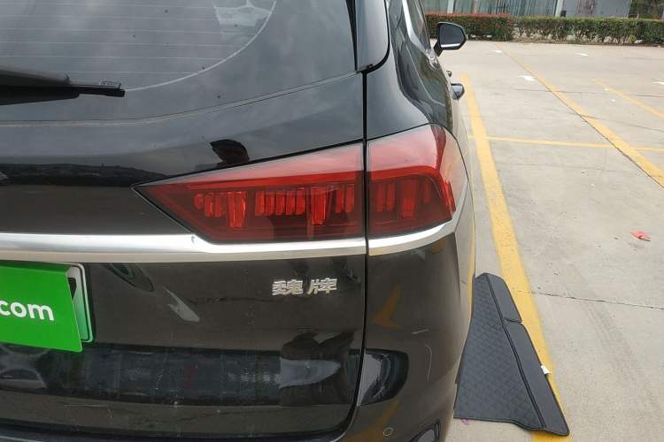 Used Wey Latte DHT-PHEV 2022 1.5T Two-Wheel-Drive Extra-Large Version Right Rear Taillight