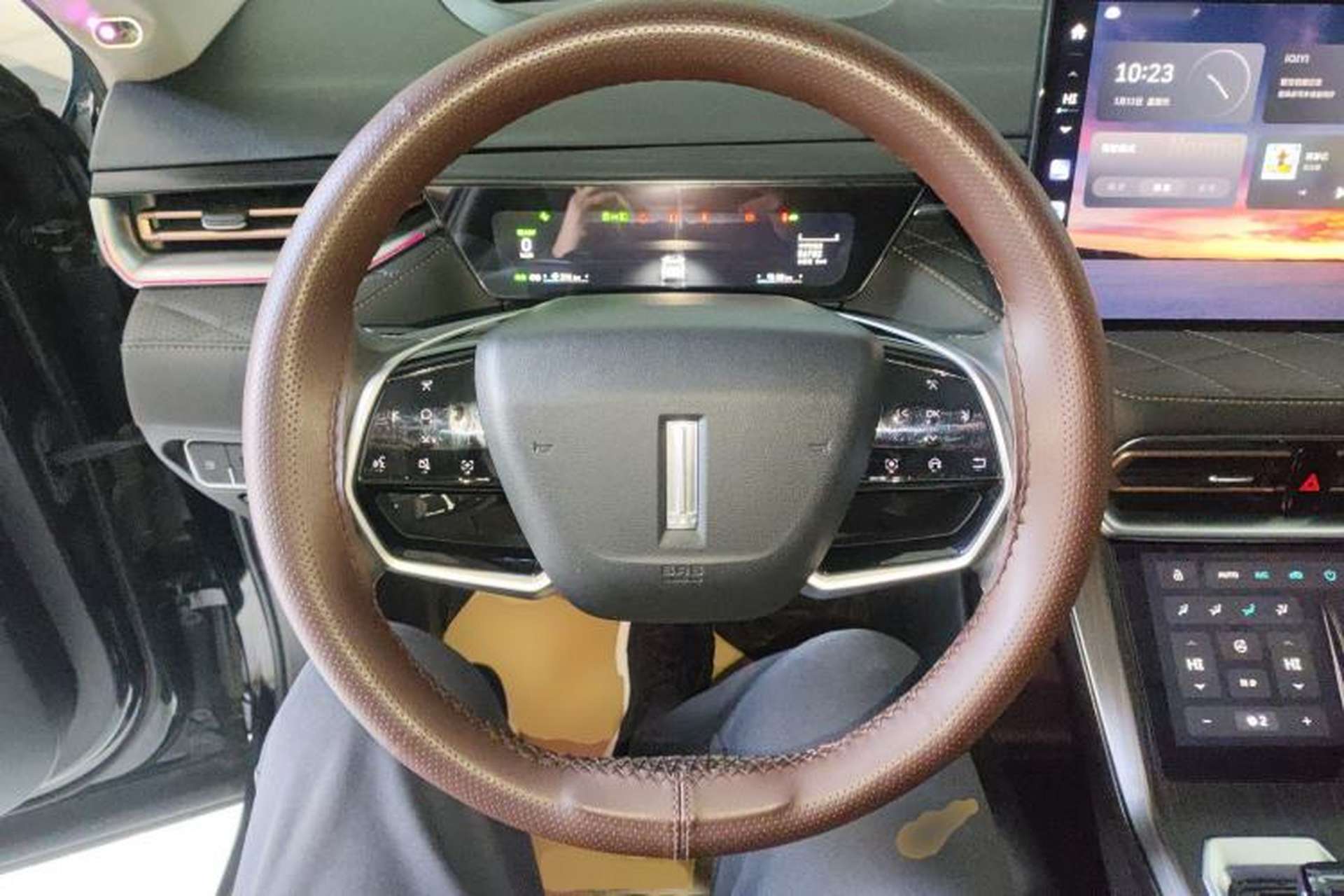 Used Wey Latte DHT-PHEV 2022 1.5T Two-Wheel-Drive Extra-Large Version Steering Wheel