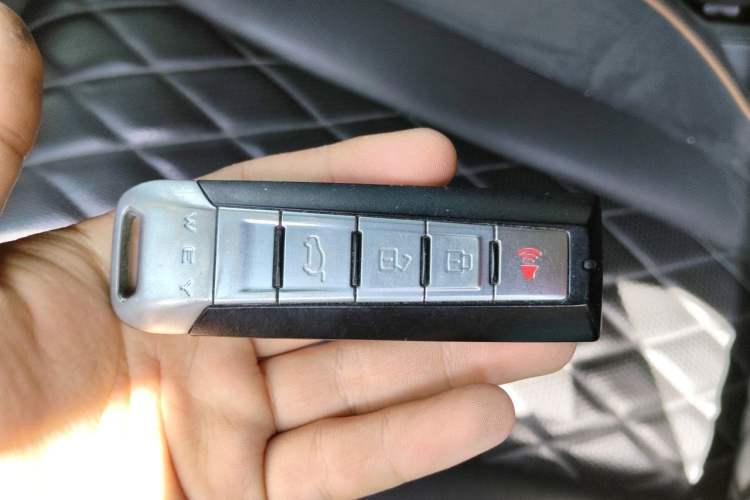 Used Wey Latte DHT-PHEV 2022 1.5T Two-Wheel-Drive Extra-Large Version Vehicle Key