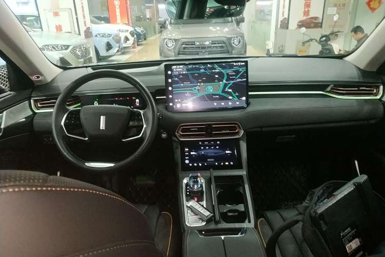 Used Wey Latte DHT-PHEV 2022 1.5T Two-Wheel-Drive Extra-Large Version Center Console