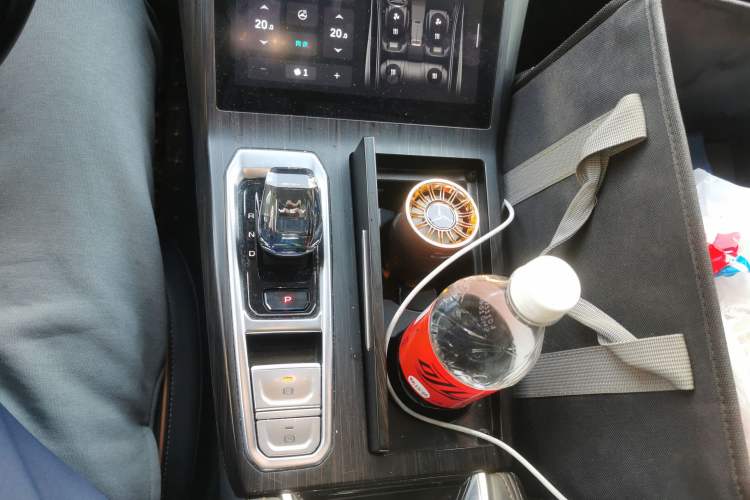 Used Wey Latte DHT-PHEV 2022 1.5T Four-Wheel Drive Extra-Large Version Gear Lever
