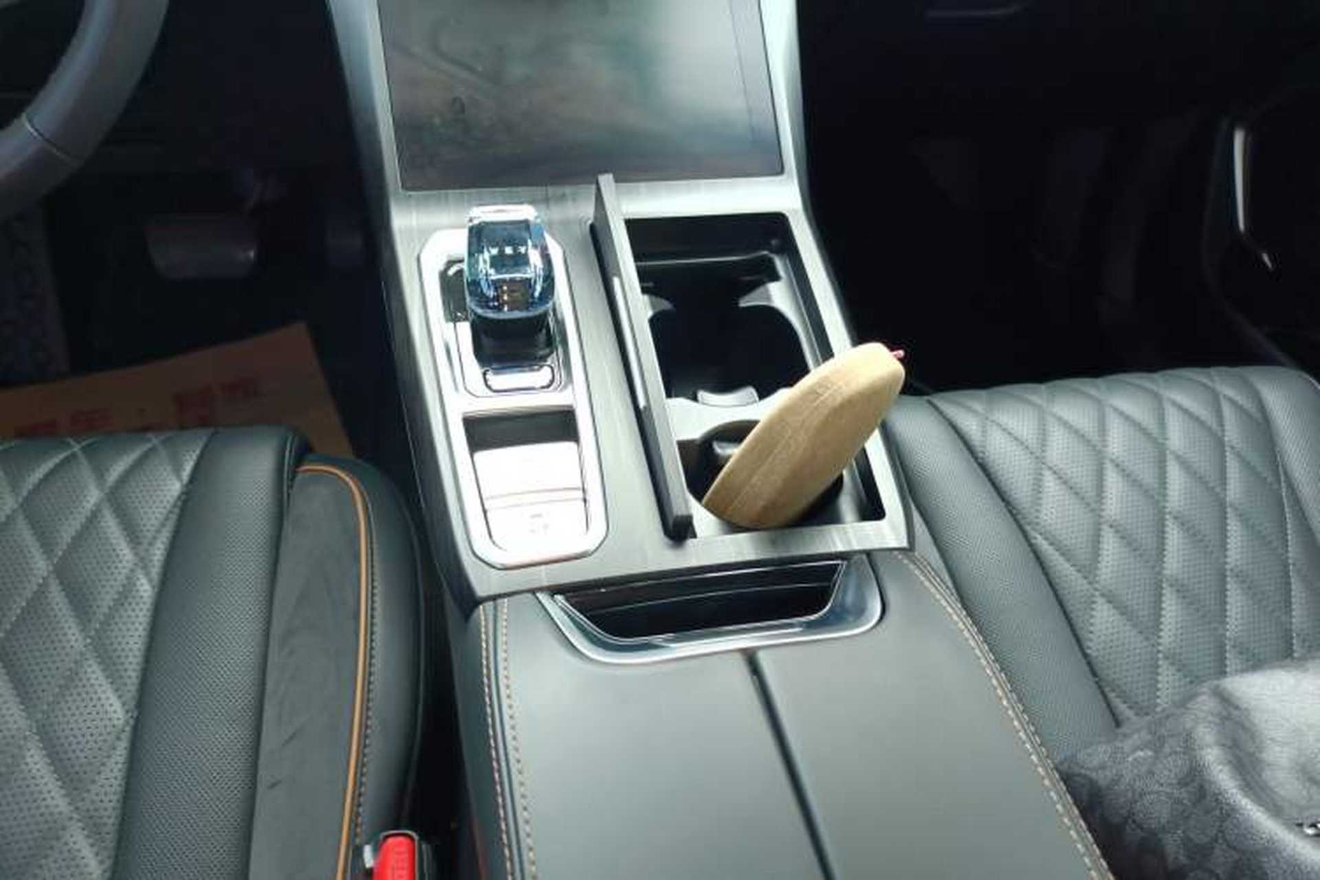Used Wey Latte DHT-PHEV 2022 1.5T Four-Wheel Drive Extra-Large Version Gear Lever