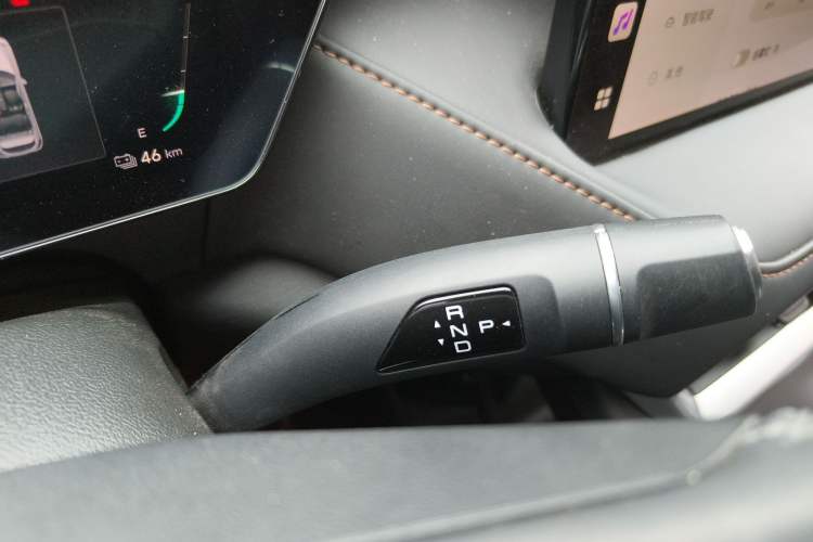 Used Wey Latte DHT-PHEV 2022 1.5T Four-Wheel Drive Extra-Large Version Gear Lever