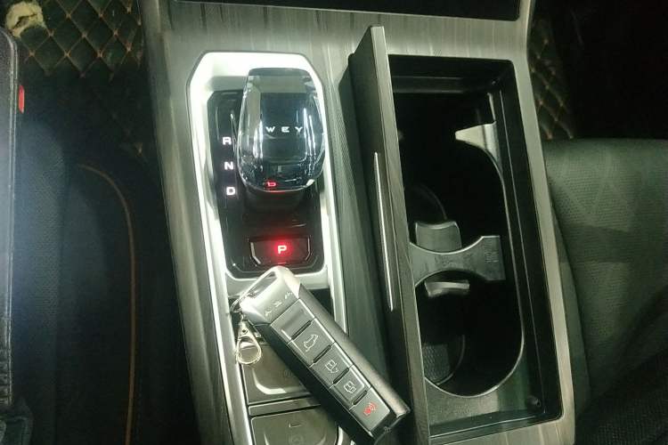 Used Wey Latte DHT-PHEV 2022 1.5T Two-Wheel-Drive Extra-Large Version Gear Lever