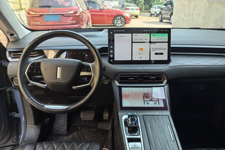 Used Wey Latte DHT-PHEV 2022 1.5T Two-Wheel-Drive Extra-Large Version Interior 1
